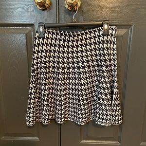 🤍🖤pattered skirt🖤🤍